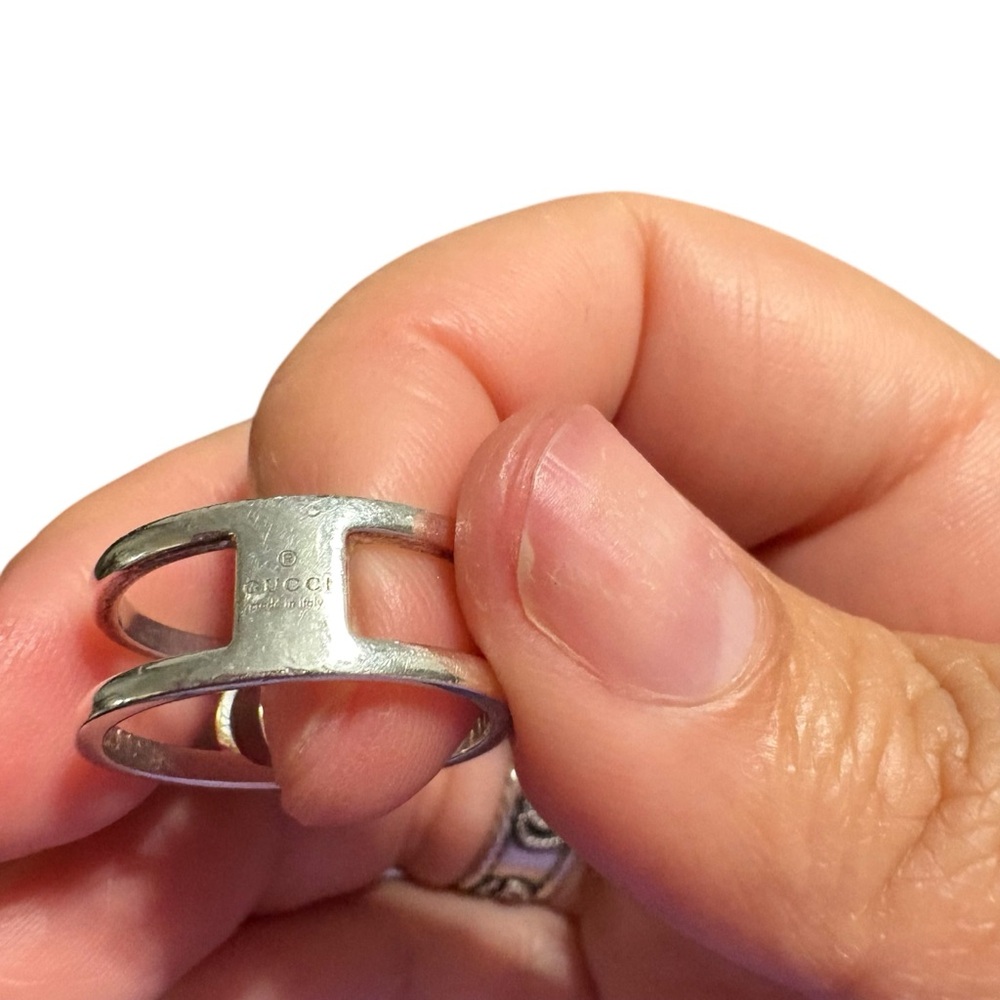 Gucci Double G Interlocking Logo Ring in Silver Tone - Picture 9 of 9
